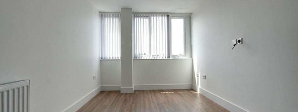 Property photo 2 of 5 Room6.Jpg