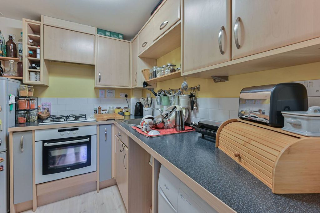 Property photo 3 of 8