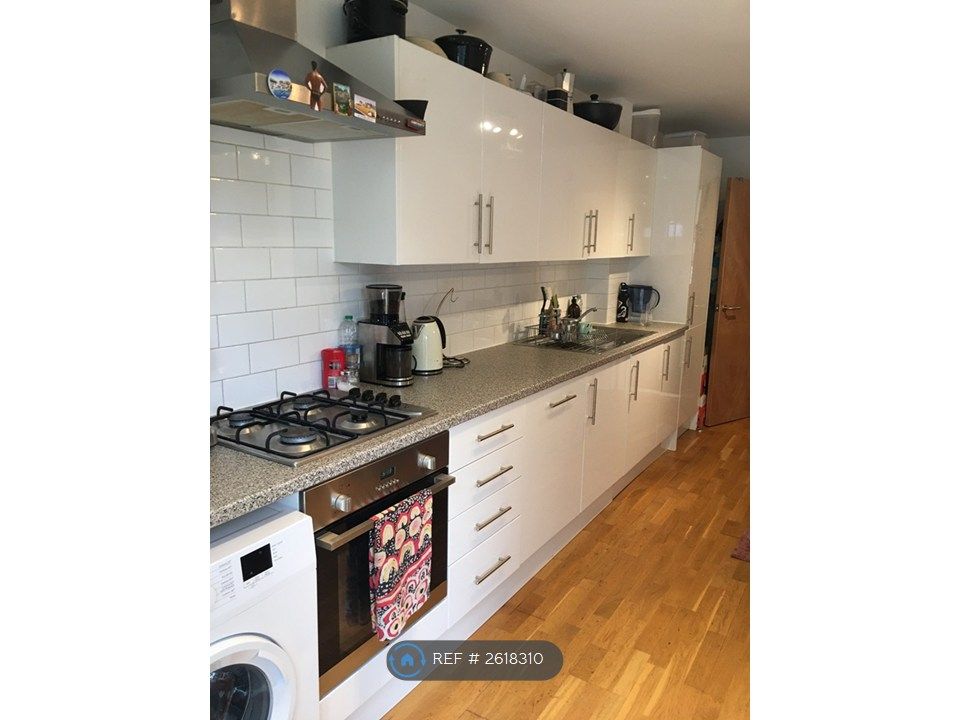 Property photo 3 of 22 Kitchen