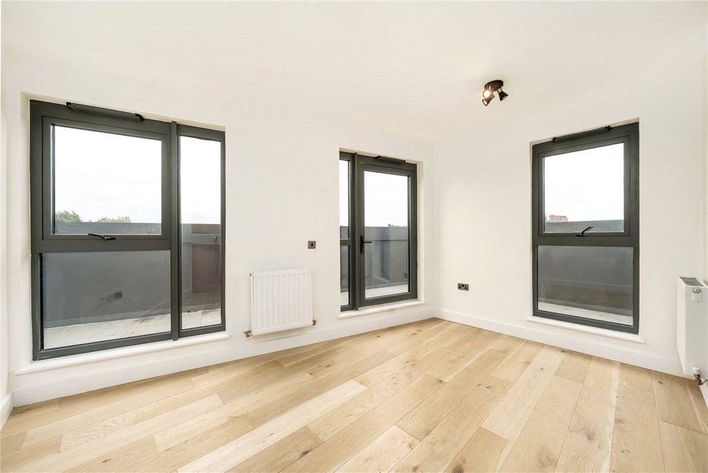 Property photo 2 of 8 Picture No. 06