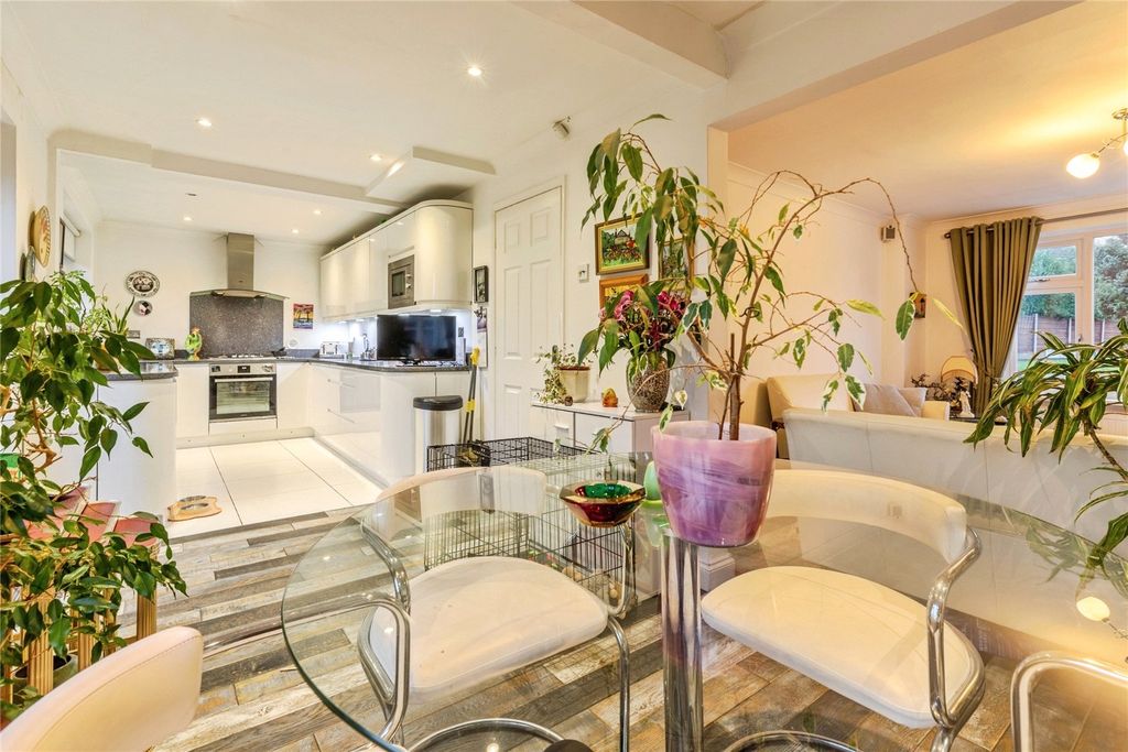 Property photo 2 of 18 Picture No. 25