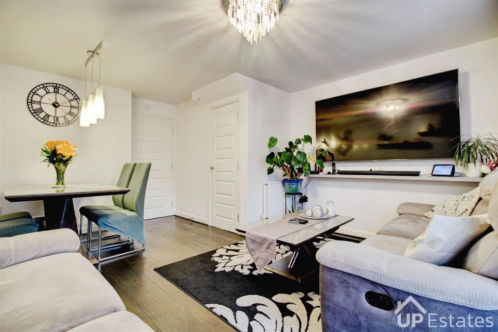 Property photo 2 of 26