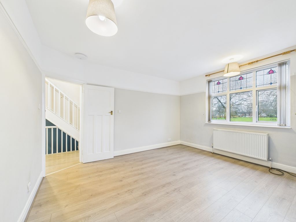 Property photo 3 of 19 Cam02023G0-Pr0187-Still008