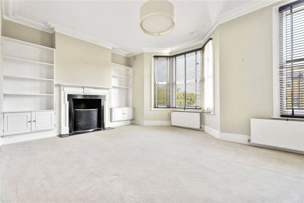 Property photo 2 of 12 Picture No. 18