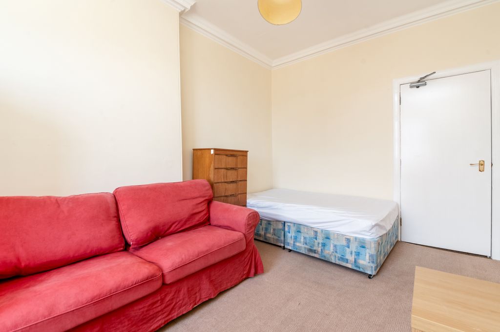 Additional image 9 of 3 bed flat to rent62F Port St, Stirling FK8