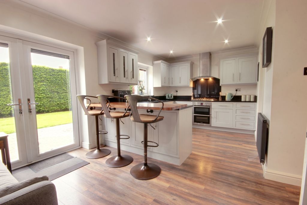 Property photo 3 of 20 1 Liv Kit A