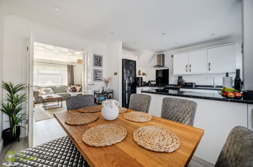 Property photo 3 of 19 Kitchen Dining Room
