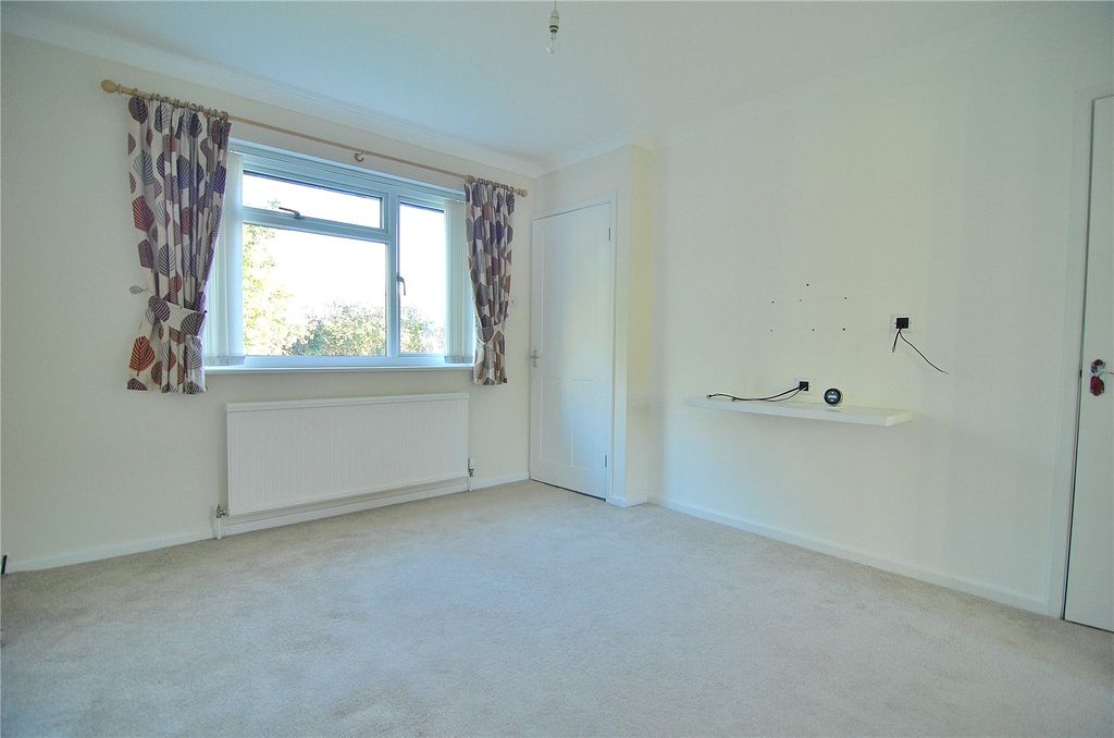 Property photo 3 of 8 Picture No. 02