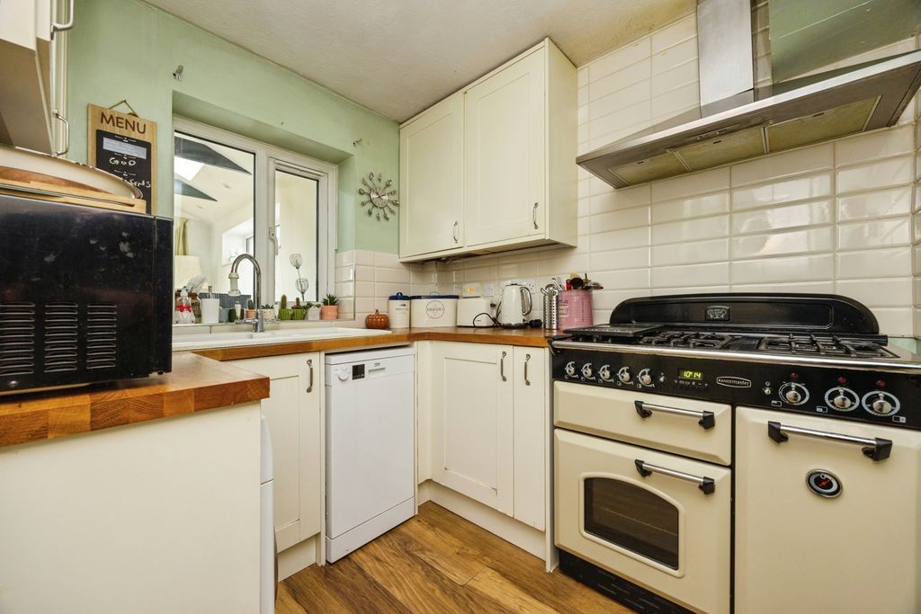 Property photo 3 of 11 Pbox-Img.Jpg