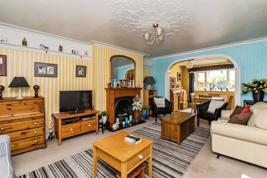 Property photo 2 of 17