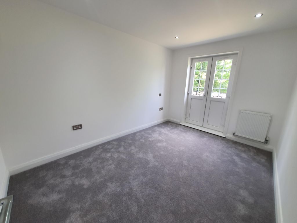 Property photo 2 of 8 Bedroom