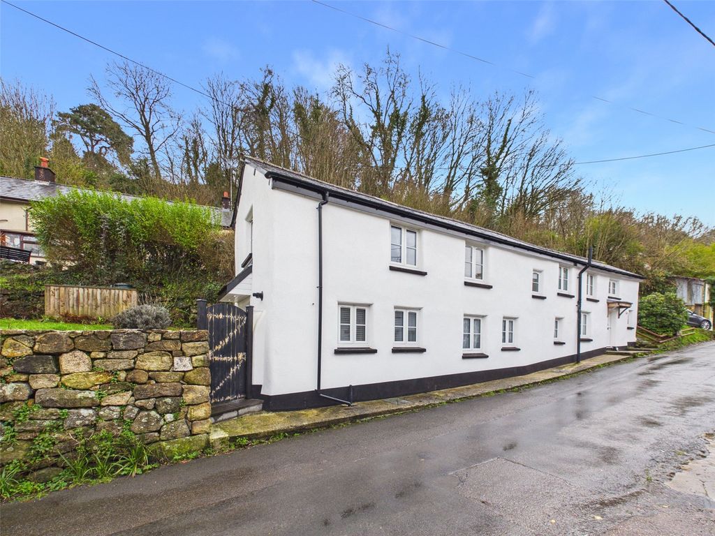 Property photo 1 of 19 Front