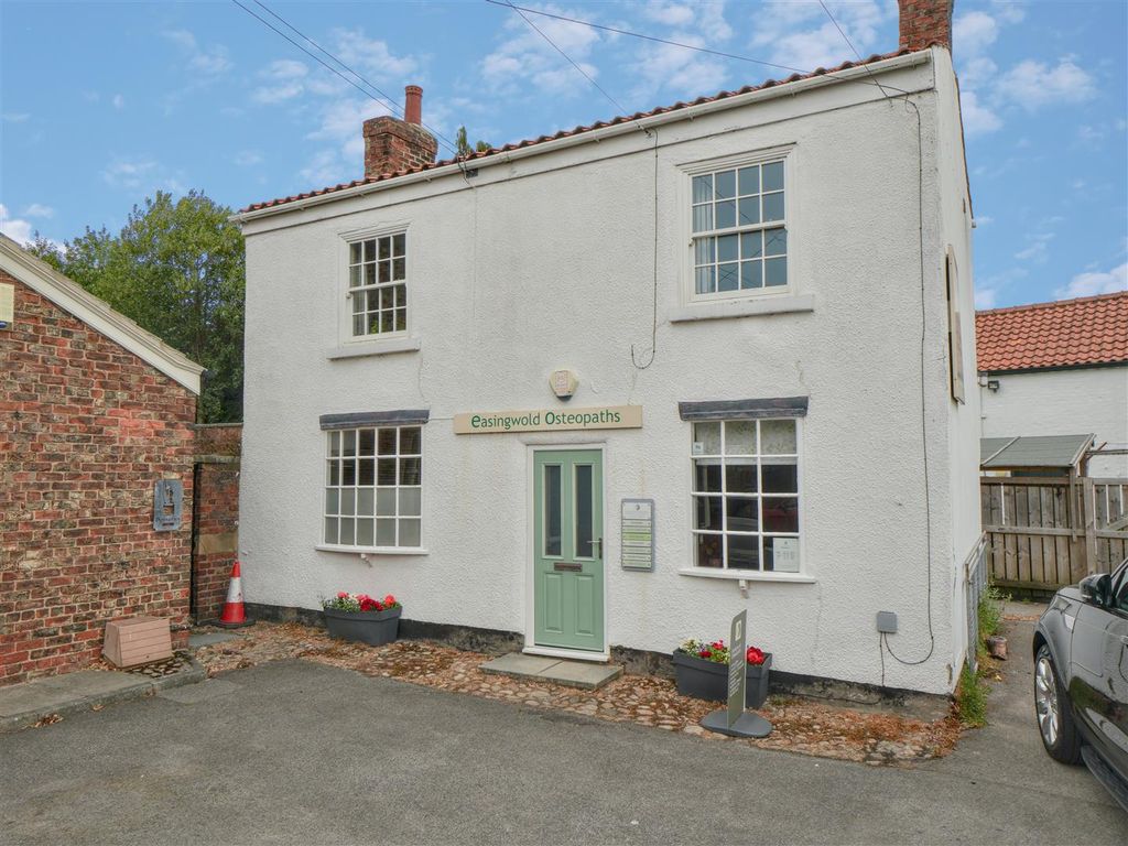 Property photo 1 of 12 Front