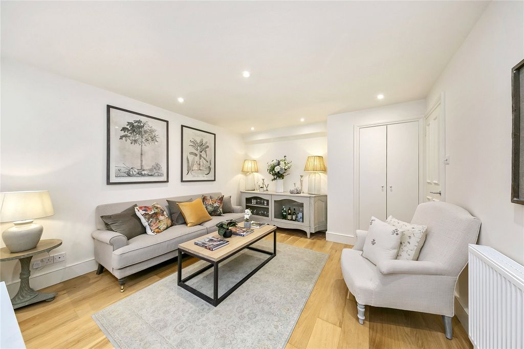 Property photo 3 of 8