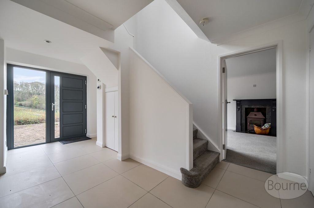 Property photo 2 of 24 2E681F91-3471-4A5...