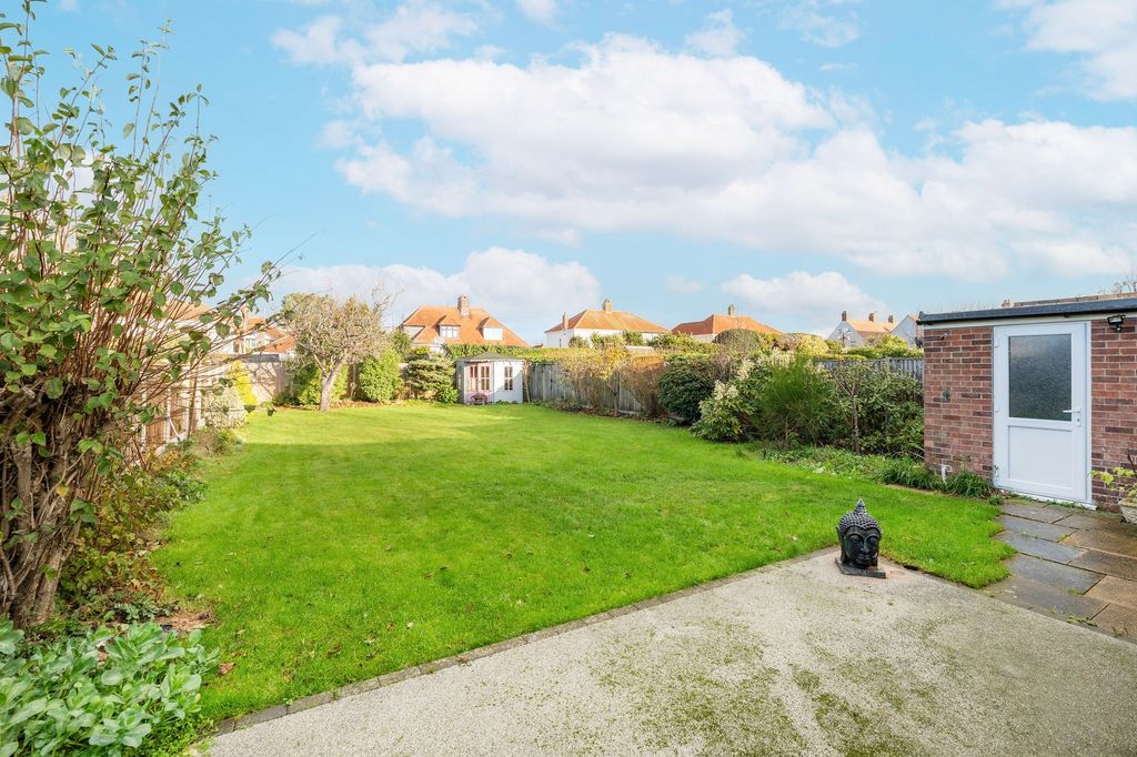 Property photo 2 of 22