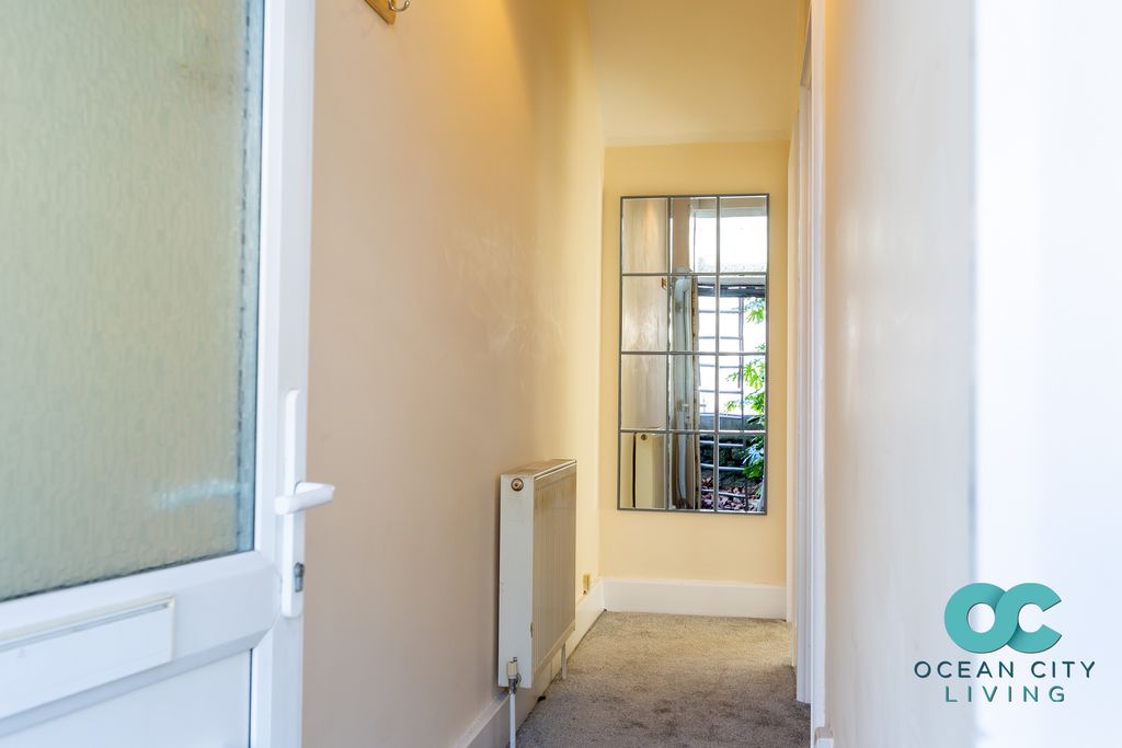 Property photo 2 of 22 Hallway