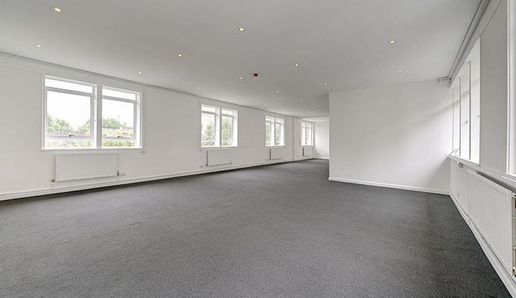 Property photo 3 of 4