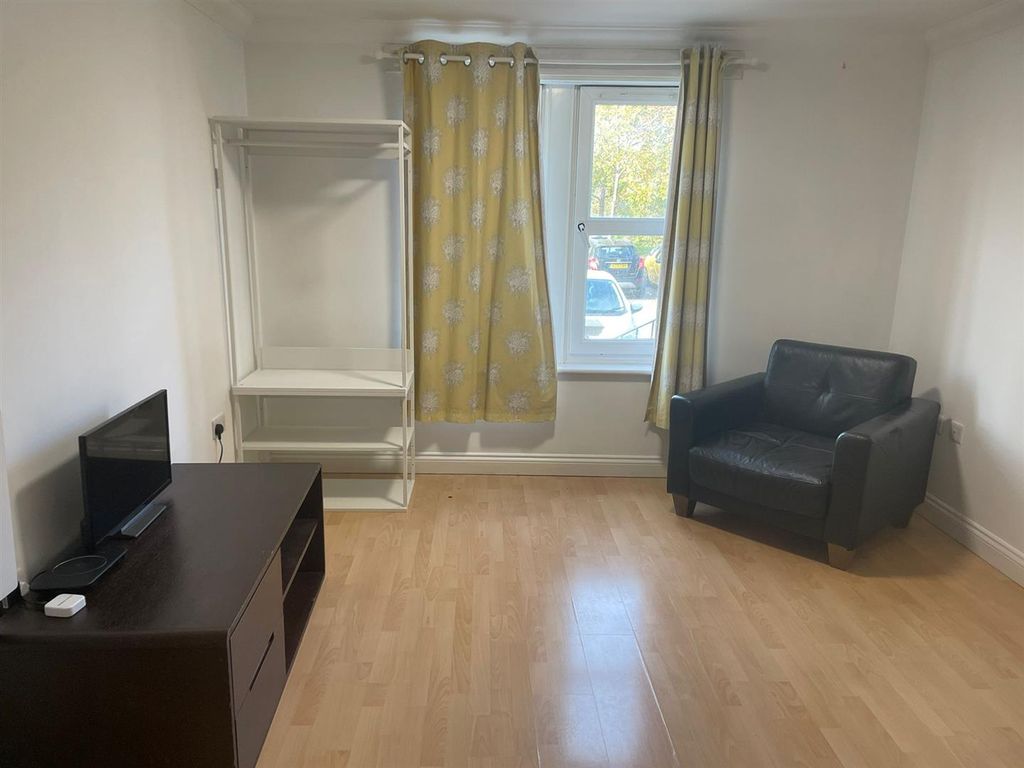 Property photo 2 of 3 F610E895-cc76-40ce-9d5B-Eb41Fd207549.Jpg