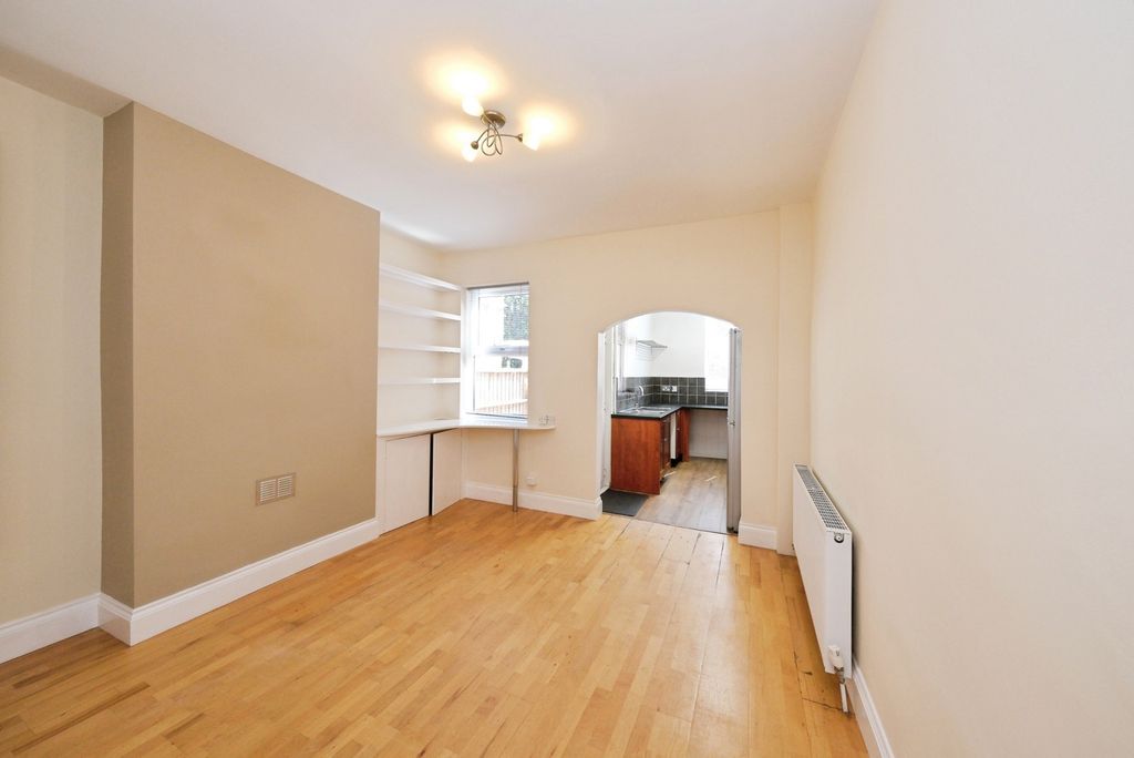 Property photo 3 of 17 Pbox-Img.Jpg