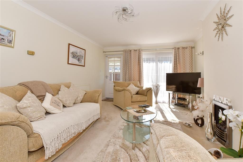 Property photo 1 of 11 Lounge