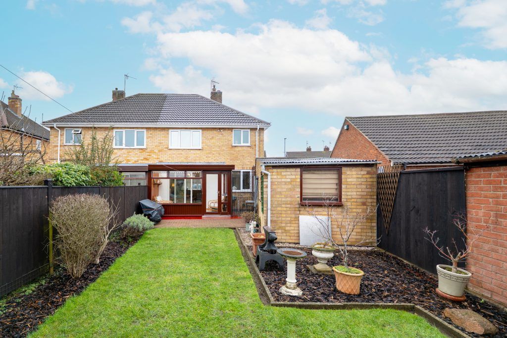 Property photo 2 of 32