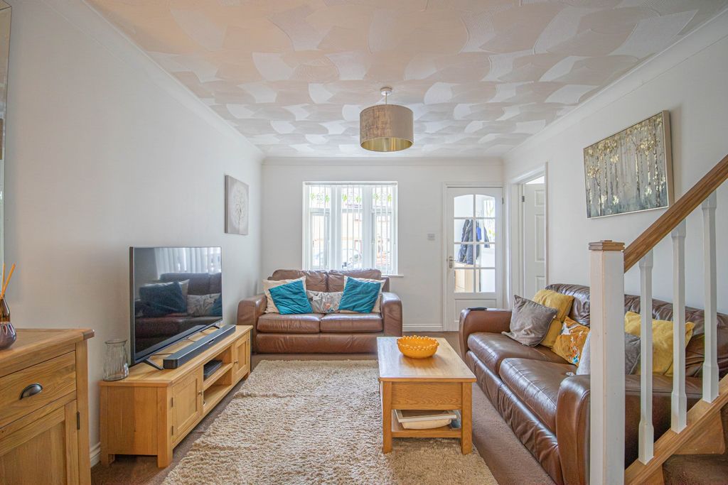 Property photo 2 of 22 5503903