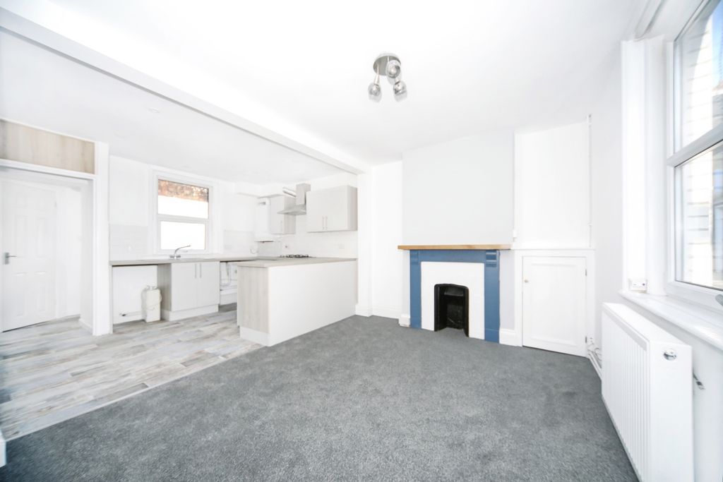 Property photo 2 of 19 Photo