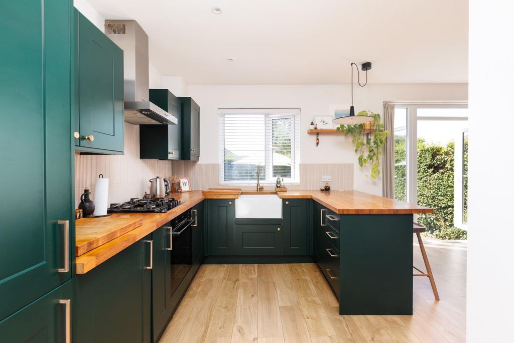 Property photo 3 of 25 57 Queenshill Road-23.Jpg