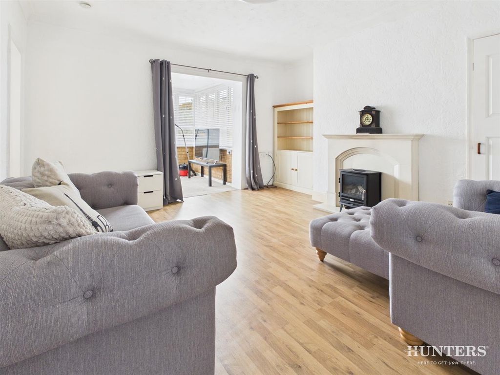 Property photo 3 of 18 Cam05287G0-Pr0251-Still005.Jpg