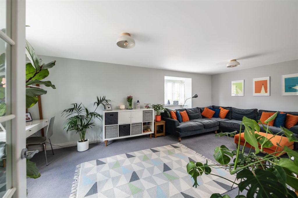 Property photo 2 of 21 4 Haine Close Internals17.Jpg