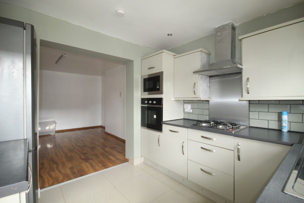 Property photo 1 of 9 Nettleden Avenue, Wembley, Middlesex, Ha0