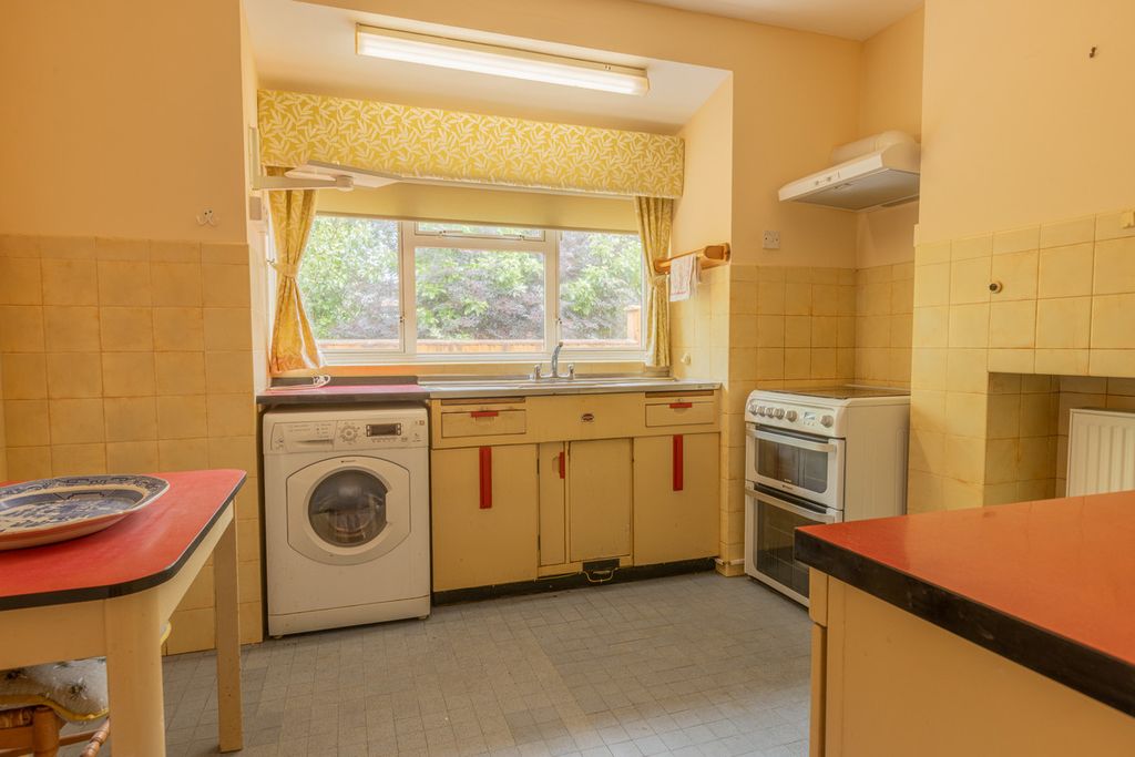 Property photo 2 of 24