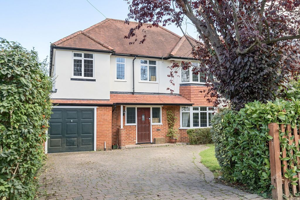 Property photo 1 of 17 1348511-1-68Bef2d...