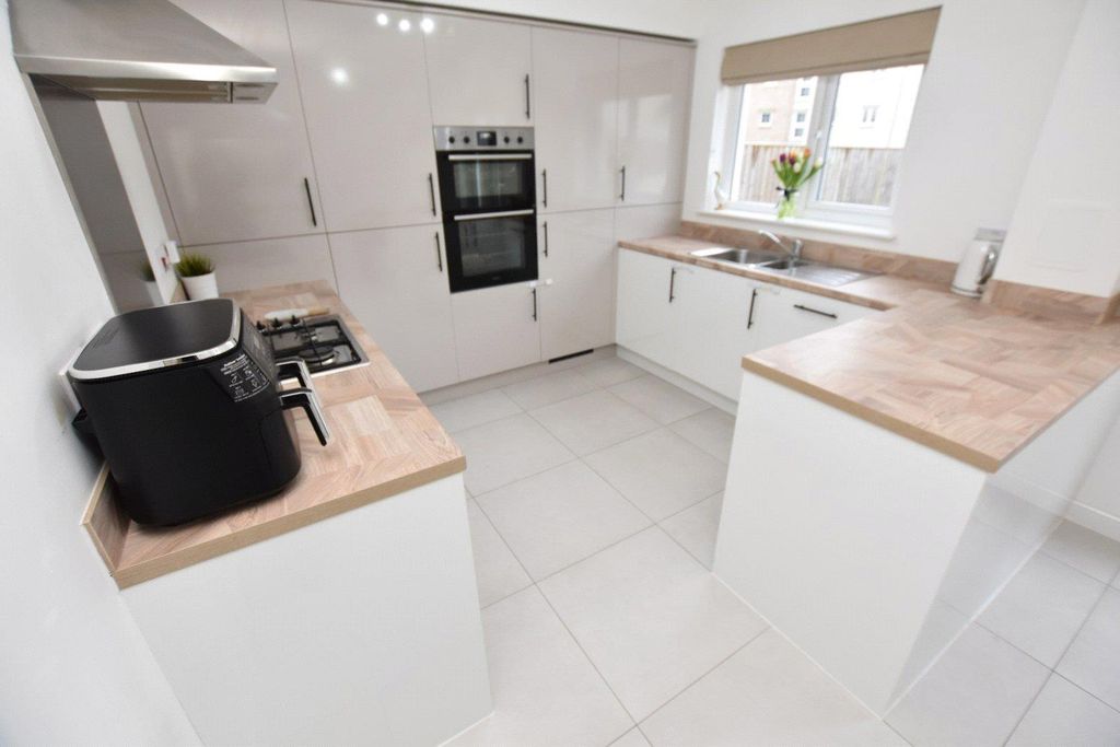Property photo 2 of 30 Picture No. 03