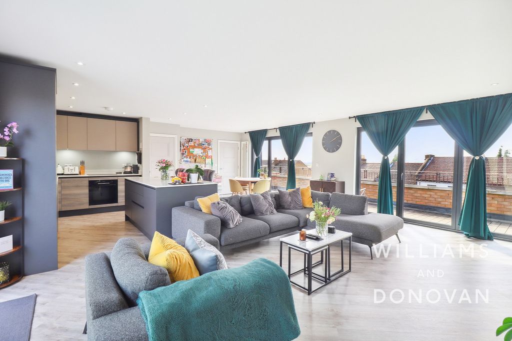 Property photo 1 of 36