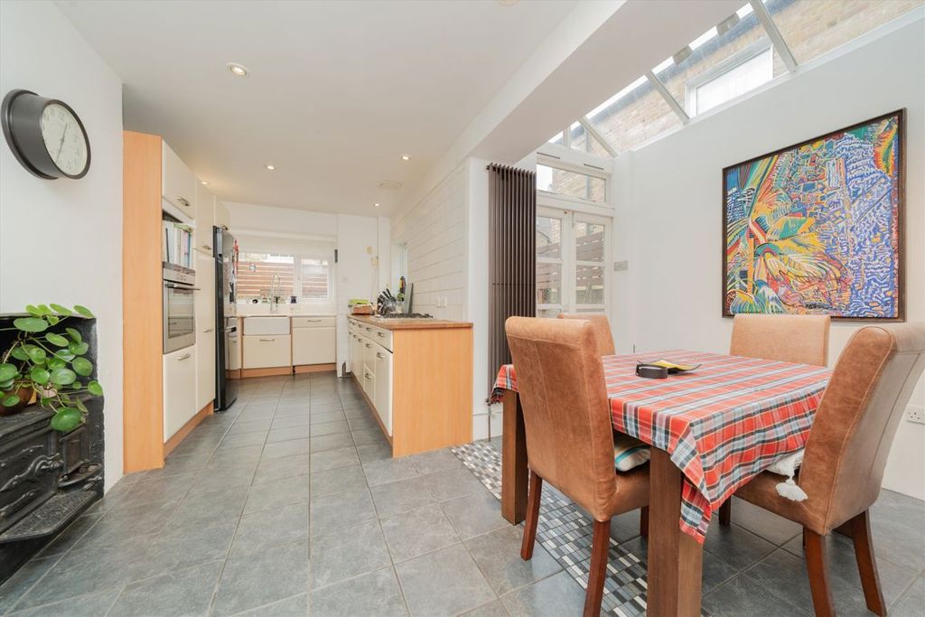 Property photo 2 of 7