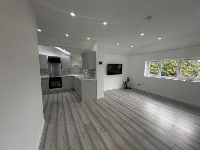 Property photo 2 of 26
