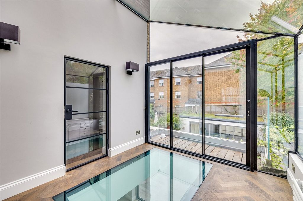 Property photo 3 of 40 Picture No. 10