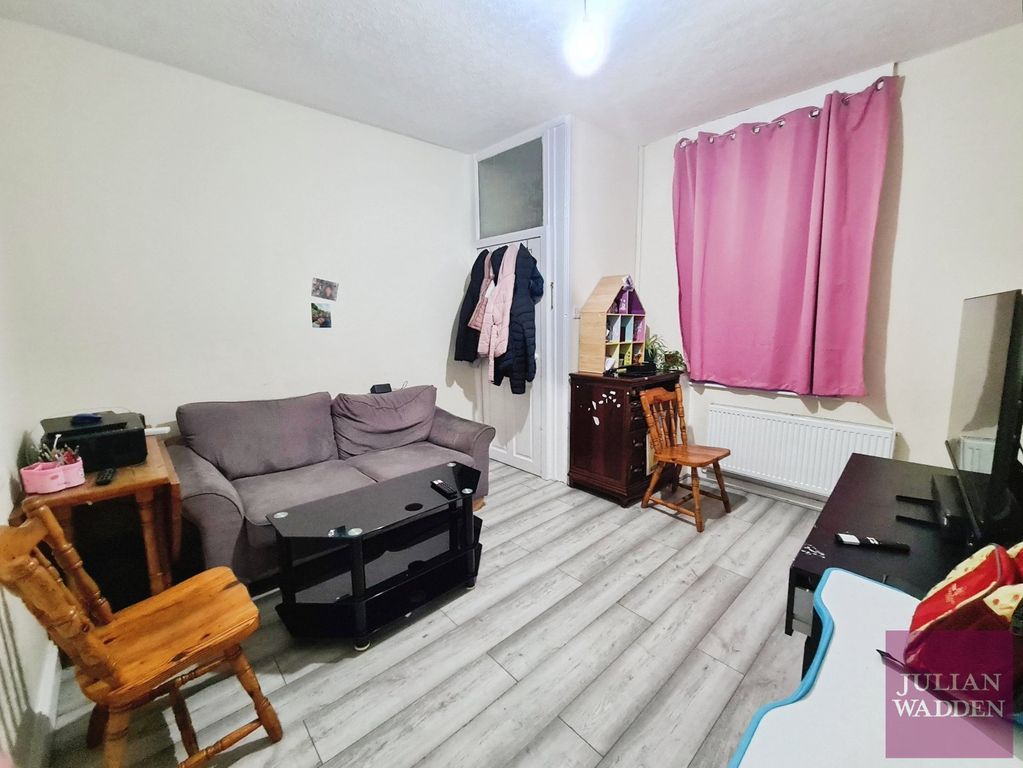 Property photo 3 of 8 Picture No. 07