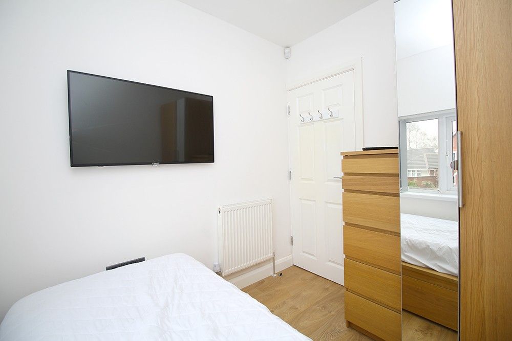 Property photo 2 of 20 The Room