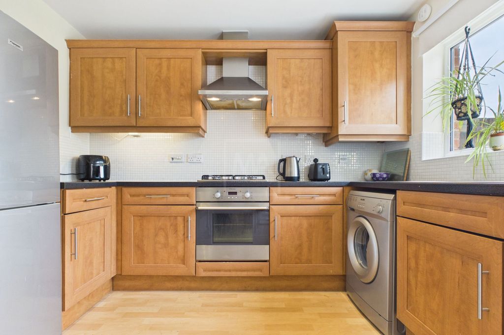 Property photo 3 of 18 Kitchen Diner