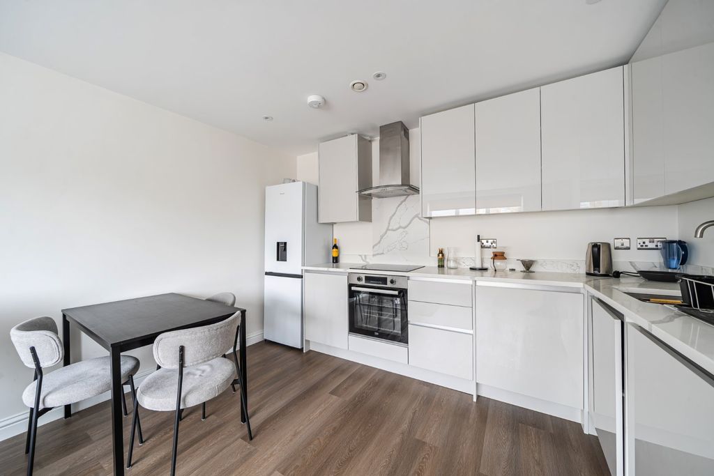 Property photo 2 of 8 Kitchen