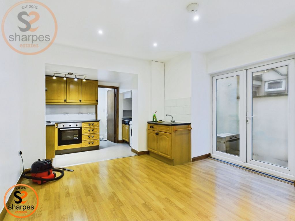 Property photo 1 of 19 E4Bb2322-Cam03524G0-Pr0056-Still005