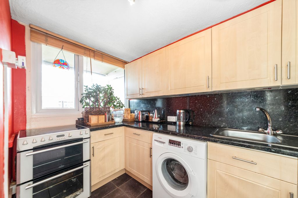 Property photo 2 of 16 Picture No. 08