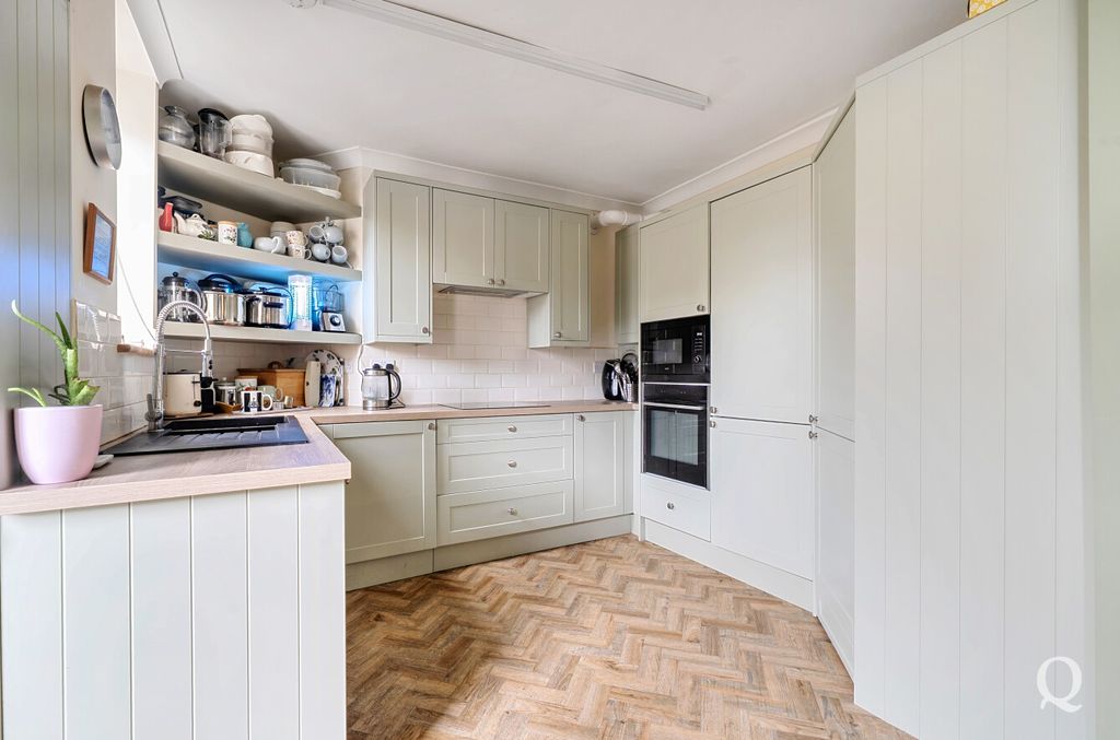 Property photo 3 of 30 7A59d7F3-A4c9-43c...