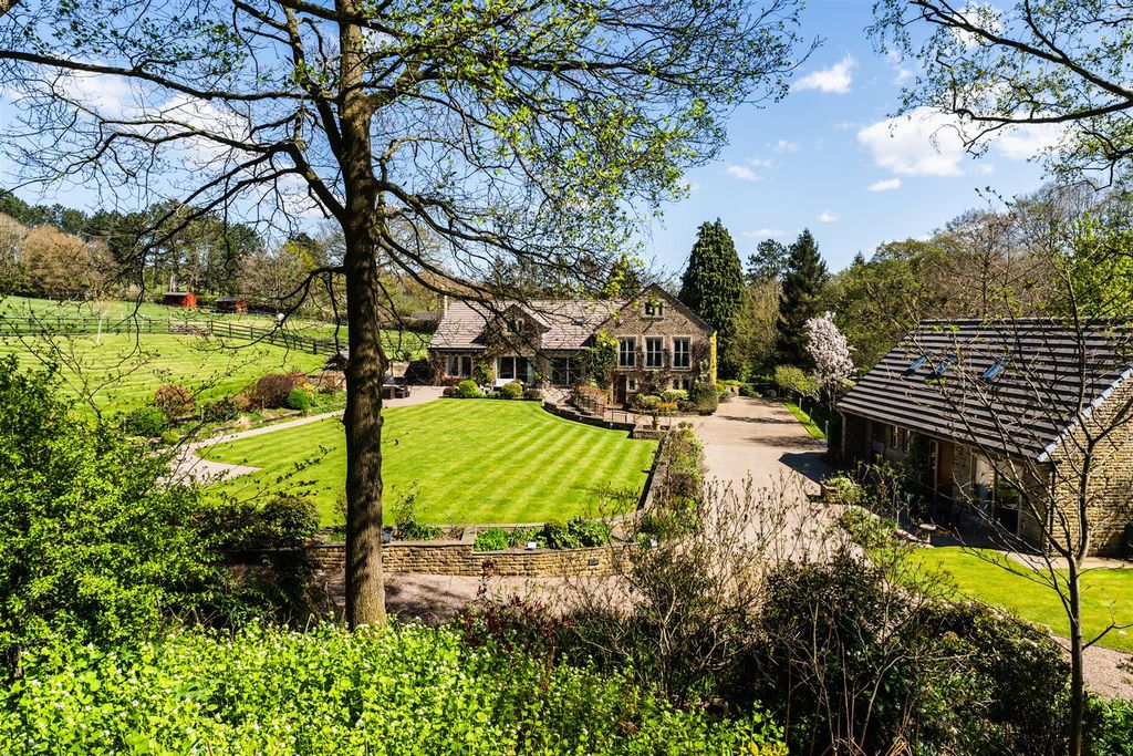 Property photo 3 of 89 Exterior And Gardens