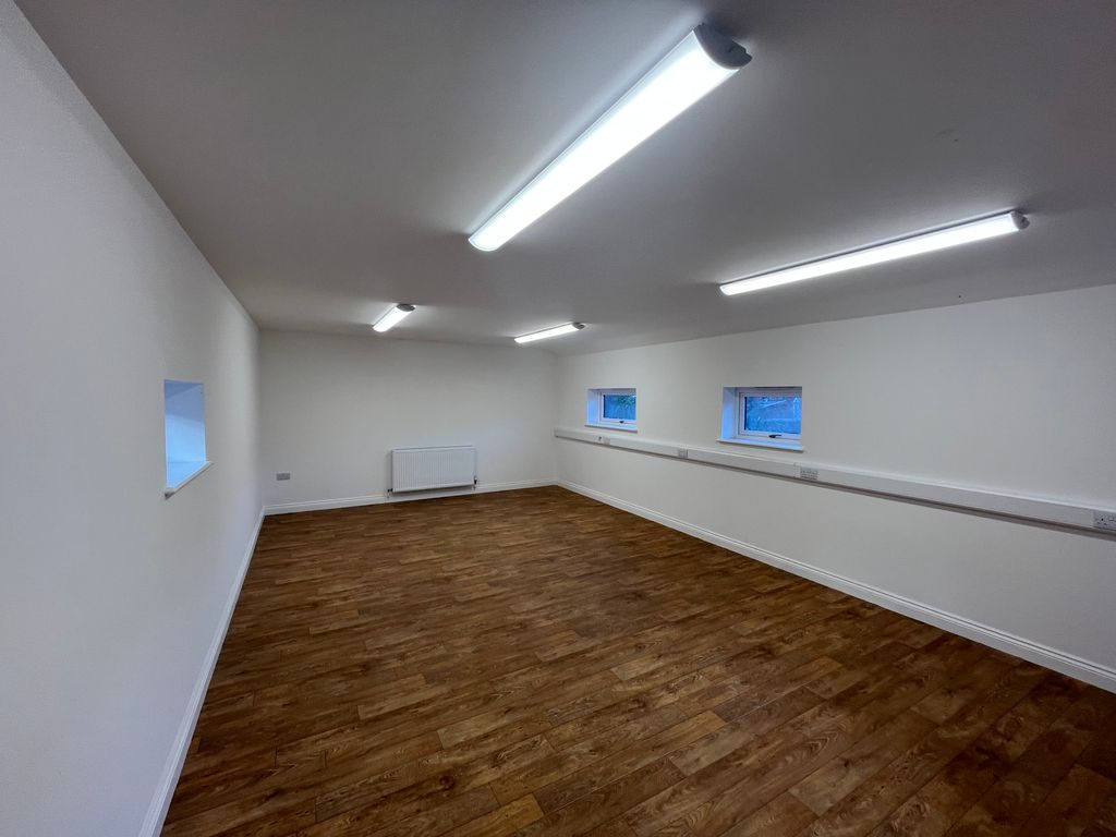 Property photo 1 of 2