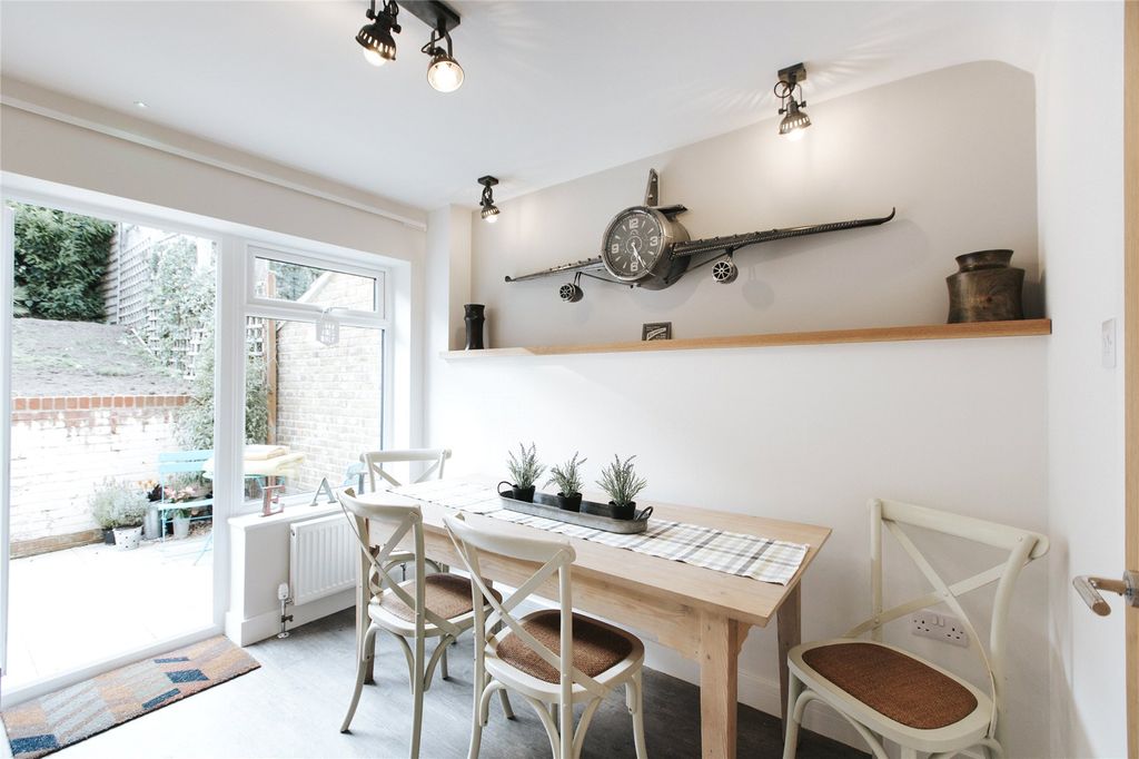 Property photo 3 of 13 Picture No. 15