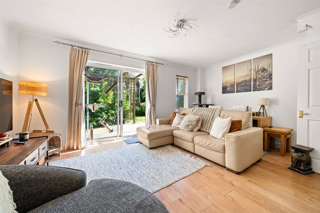 Property photo 2 of 14 Picture No. 17